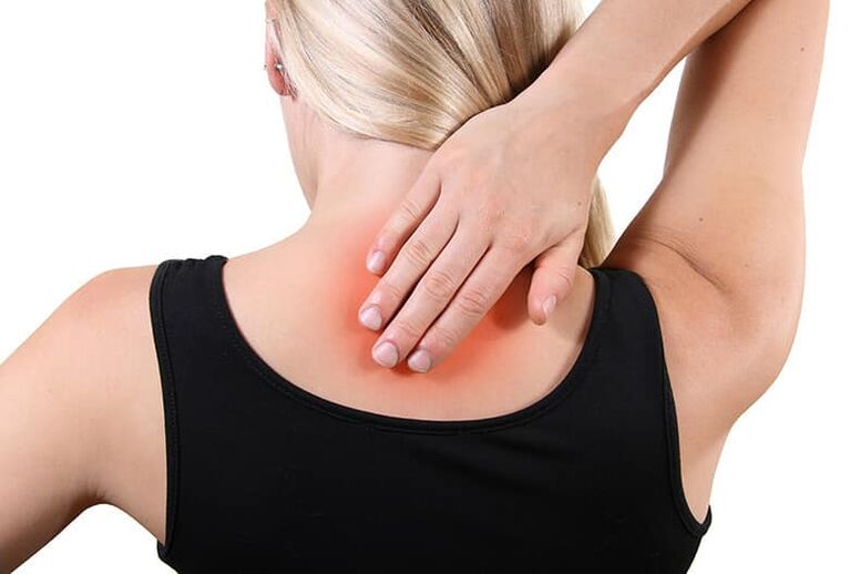 neck pain - a symptom of cervical osteochondrosis in a woman